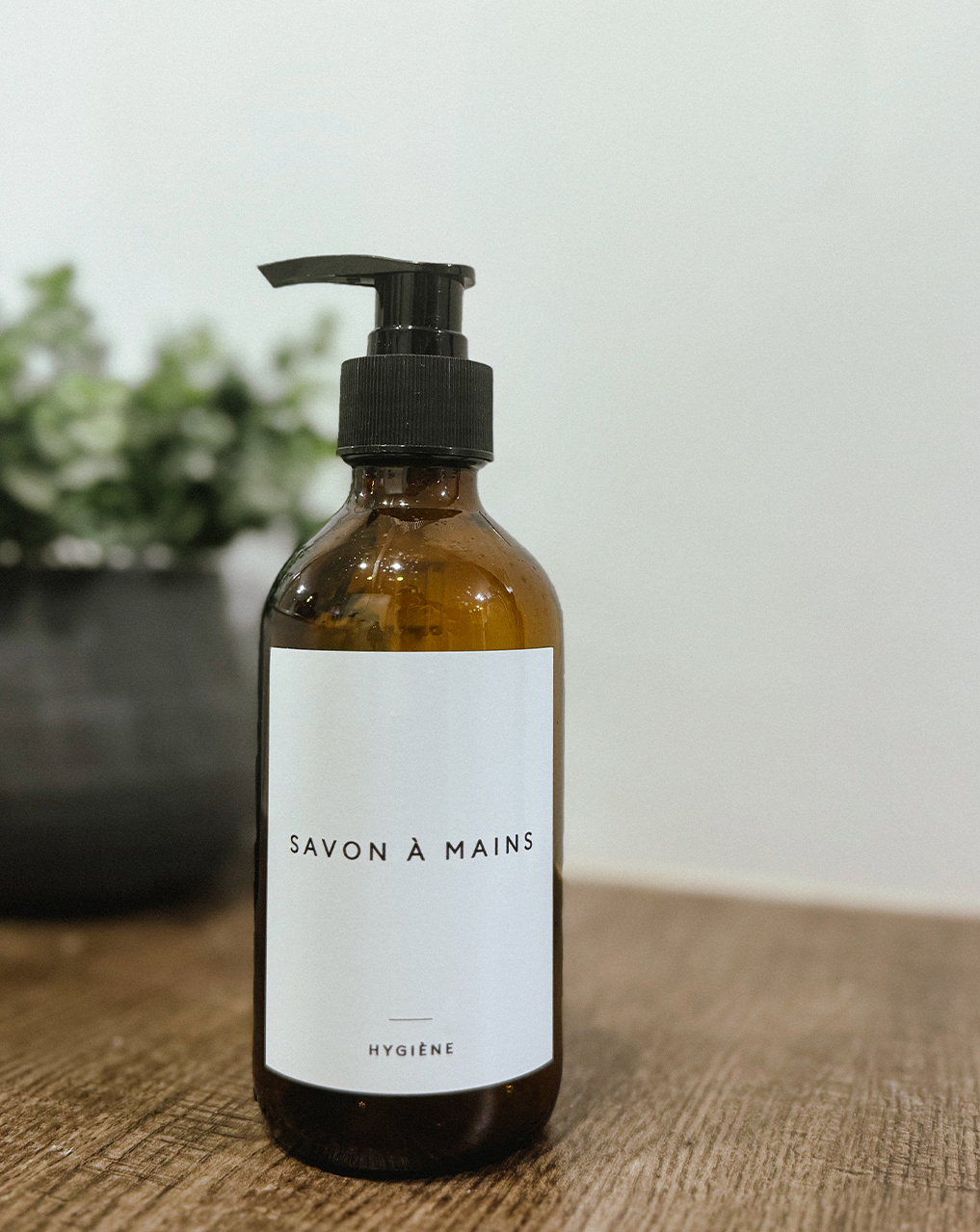 Bouteille de savon en verre ambré