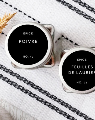 Étiquettes rondes noires pour l'organisation des épices et du garde-manger